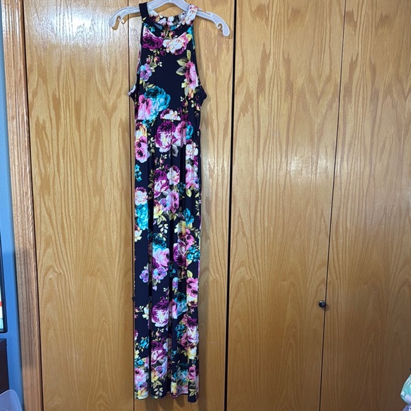 Vanilla Bay Dresses & Skirts - Floral Maxi Dress